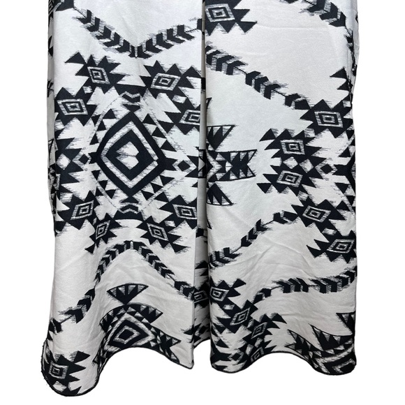 Aztec Graphic Tank - Picture 4 of 5